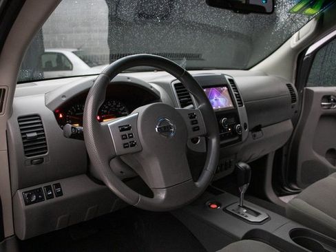 Used 2021 Nissan Frontier SV image 25