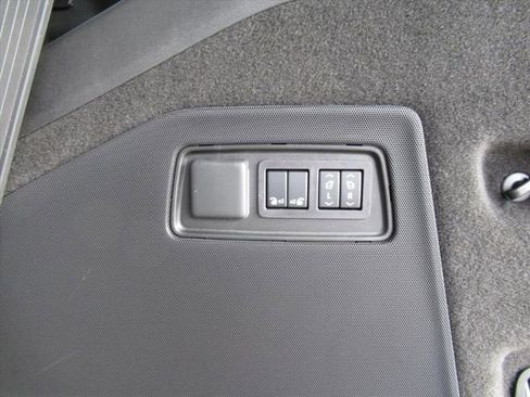 Certified 2026 Cadillac Escalade Platinum Sport w/ LPO, ONYX Package AWD/4WD image 38