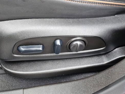 Used 2023 GMC Acadia AT4 w/ Technology Package image 61