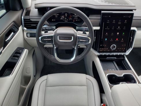 Certified 2025 GMC Acadia Denali FWD image 17