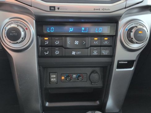 Used 2018 Toyota 4Runner Limited AWD/4WD image 20