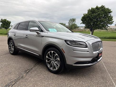 Used 2022 Lincoln Nautilus Reserve w/ Equipment Group 201A FWD image 4