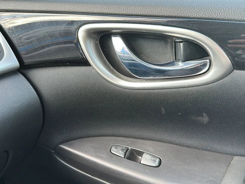 Used 2018 Nissan Sentra SV FWD image 35