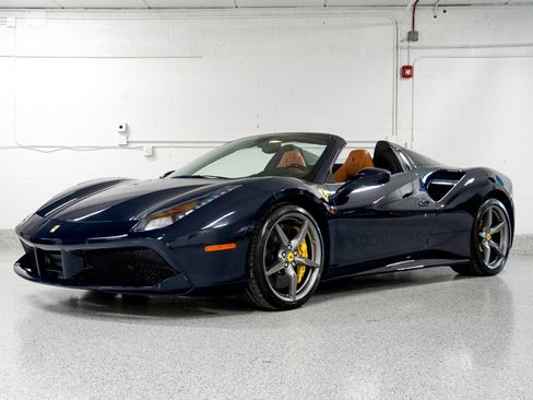 Used 2018 Ferrari 488 Spider image 10
