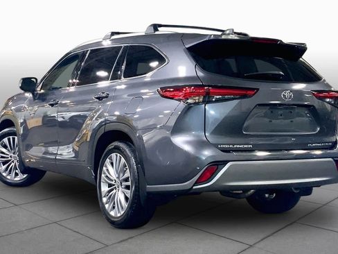 Used 2023 Toyota Highlander Platinum AWD/4WD image 12