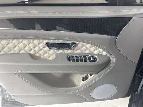 Certified 2023 Bentley Bentayga image 16