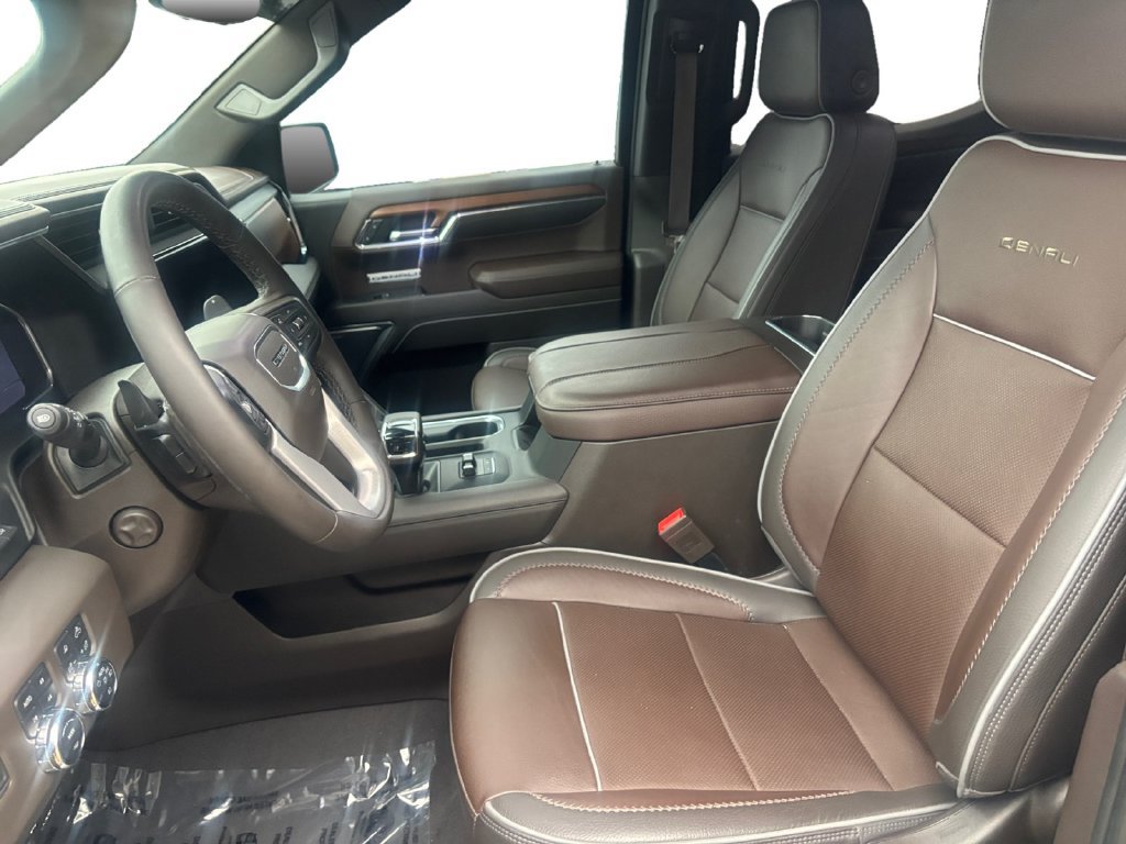 Used 2023 GMC Sierra 1500 Denali w/ Technology Package AWD/4WD image 10