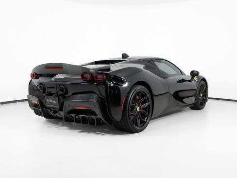 Used 2023 Ferrari SF90 Stradale AWD/4WD image 2