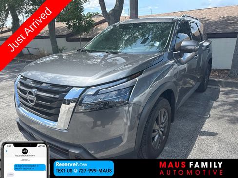 Certified 2024 Nissan Pathfinder SV FWD image 1