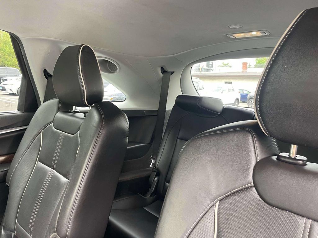 Used 2017 Acura MDX w/ Advance Package AWD/4WD image 13