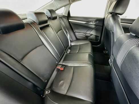 Used 2019 Honda Civic Touring image 27