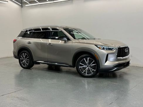 Used 2023 INFINITI QX60 Sensory AWD/4WD image 2