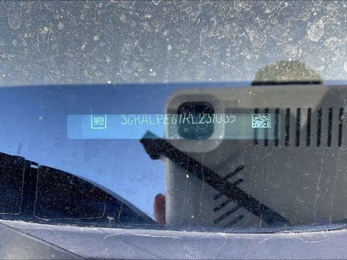 Used 2024 GMC Terrain SLT image 3