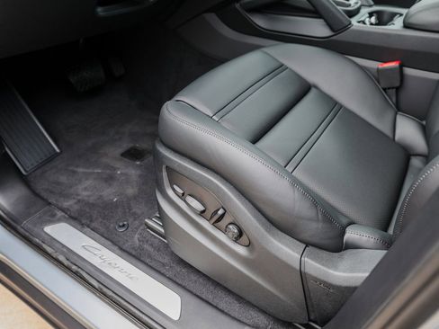 Certified 2026 Porsche Cayenne Coupe image 14