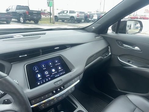 Used 2020 Cadillac XT4 Sport image 26