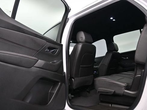 Used 2022 Chevrolet Traverse RS FWD image 13