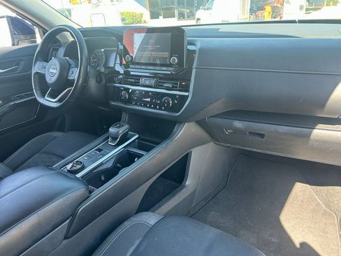 Used 2022 Nissan Pathfinder SV image 35