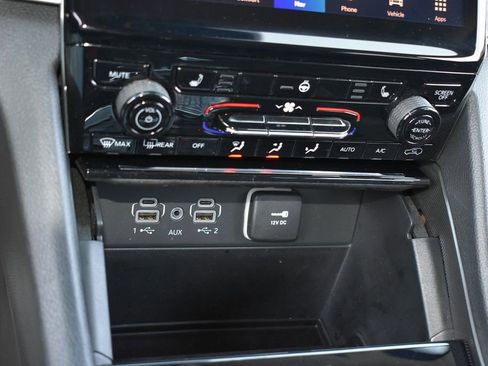 Used 2024 Jeep Grand Cherokee Limited image 20