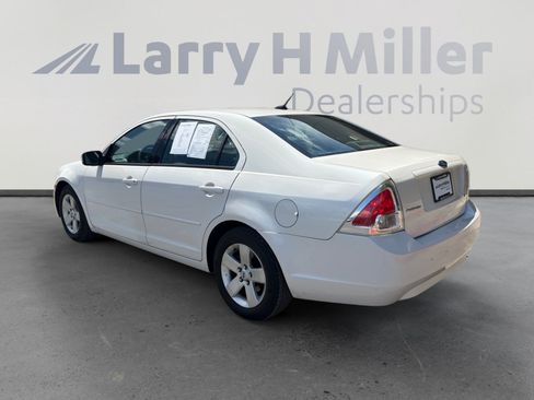 Used 2009 Ford Fusion SE FWD image 3