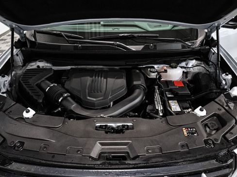 New 2026 GMC Acadia AT4 w/ LPO, Floor Liner Package AWD/4WD image 16