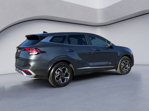 Used 2024 Kia Sportage LX image 4