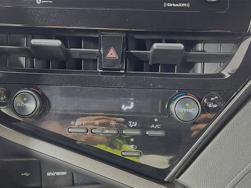 Used 2023 Toyota Camry SE image 25