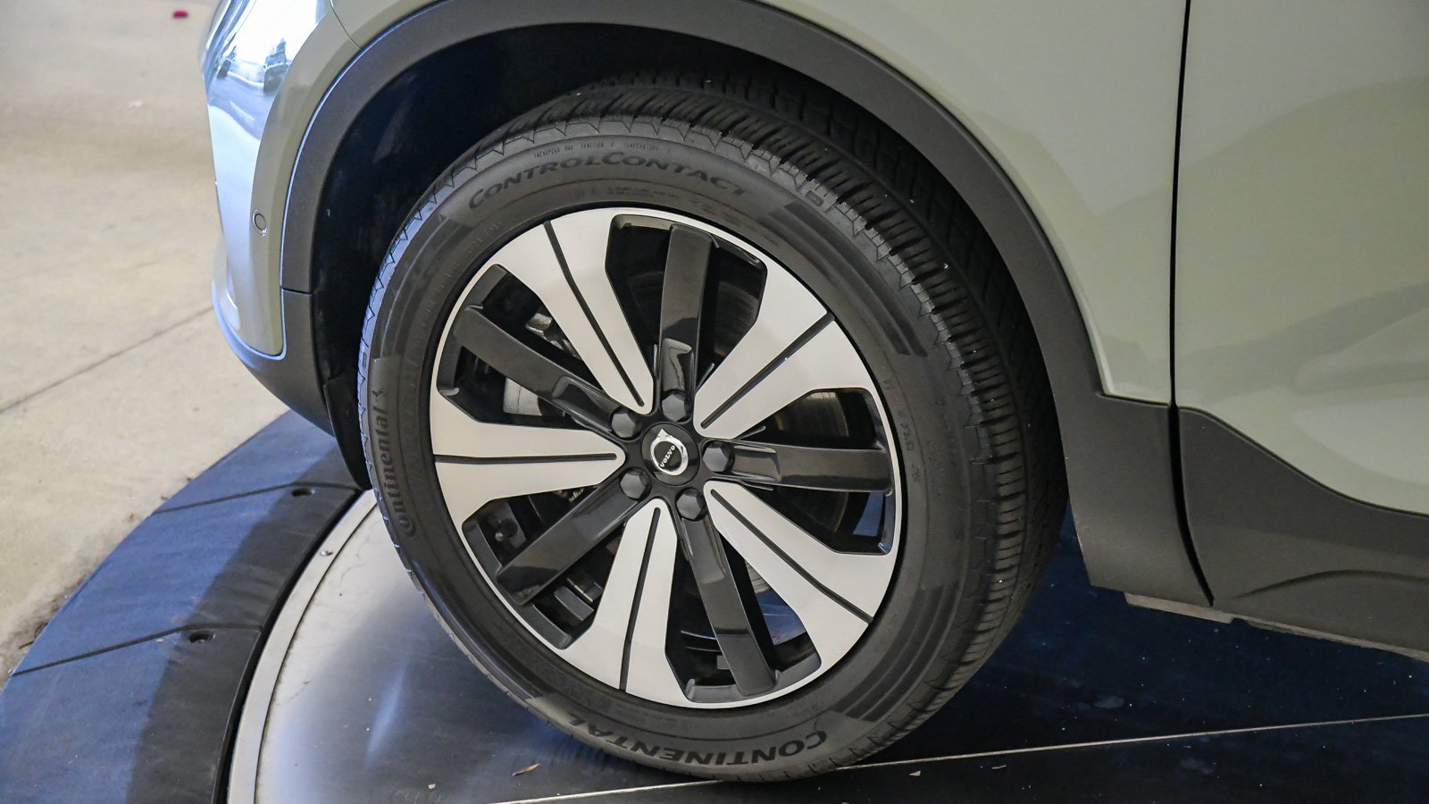 Certified 2023 Volvo C40 P8 Recharge Plus AWD/4WD image 10