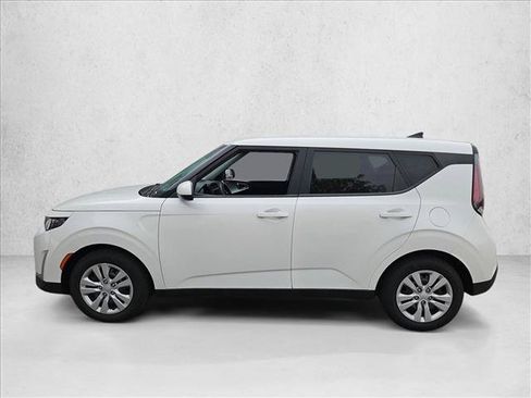 Used 2023 Kia Soul LX FWD image 9