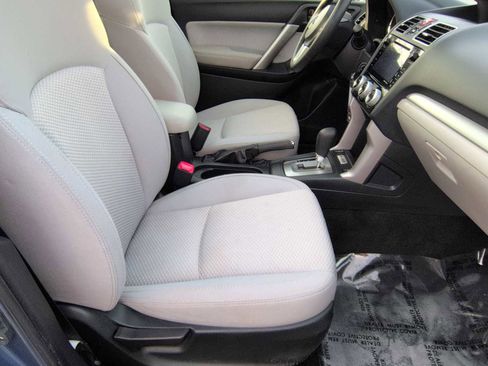 Used 2017 Subaru Forester 2.5i Premium w/ All-Weather Package image 23