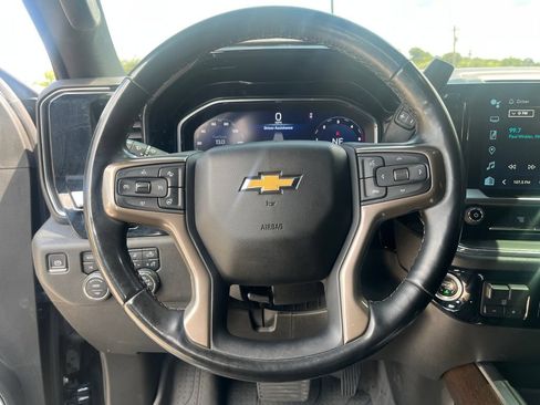 Used 2024 Chevrolet Silverado 2500 High Country w/ High Country Premium Package AWD/4WD image 23