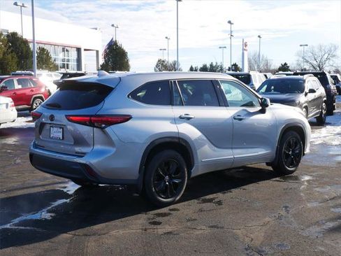 Certified 2022 Toyota Highlander XLE image 5