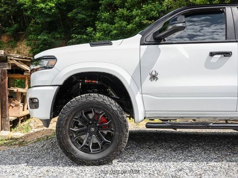 Used 2025 RAM 1500 Big Horn AWD/4WD image 4