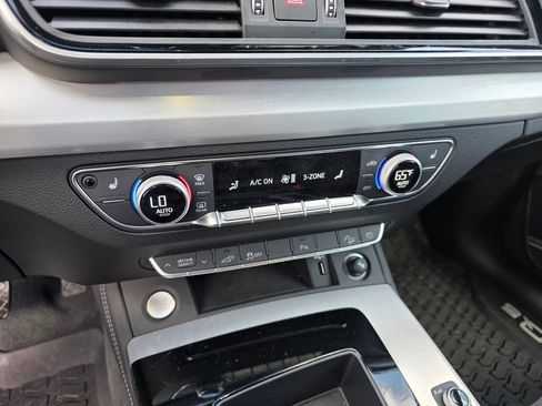 Used 2025 Audi Q5 e Premium Plus w/ Premium Plus Package AWD/4WD image 24