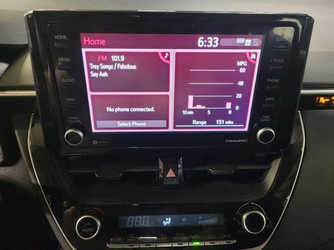 Used 2022 Toyota Corolla LE image 25