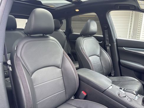 Used 2023 INFINITI QX50 Sport FWD image 16
