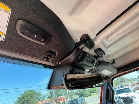 Used 2025 Jeep Wrangler Unlimited Sahara AWD/4WD image 22