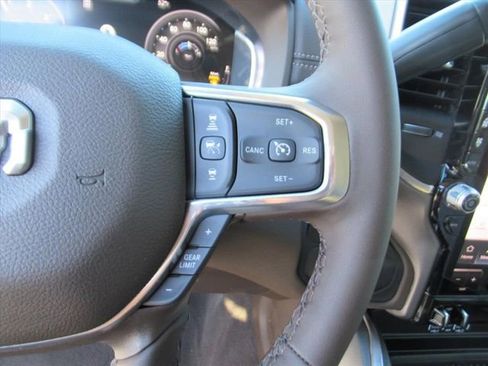 New 2026 RAM 2500 Laramie AWD/4WD image 21