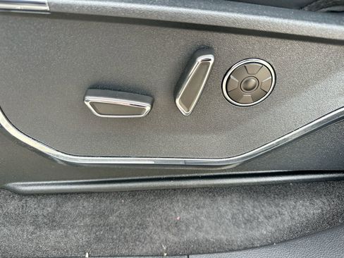 Used 2024 Ford F150 Platinum w/ Equipment Group 702A High image 12