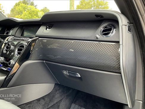 Certified 2022 Rolls-Royce Cullinan Black Badge w/ Dark Exterior Package image 15