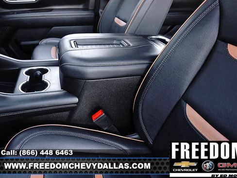 Used 2024 GMC Yukon XL AT4 image 33