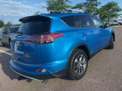 Certified 2018 Toyota RAV4 XLE AWD/4WD image 2