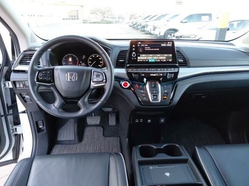 Used 2025 Honda Odyssey Touring image 29