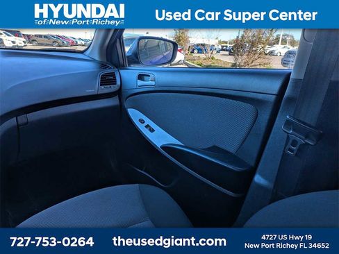 Used 2013 Hyundai Accent GS image 17