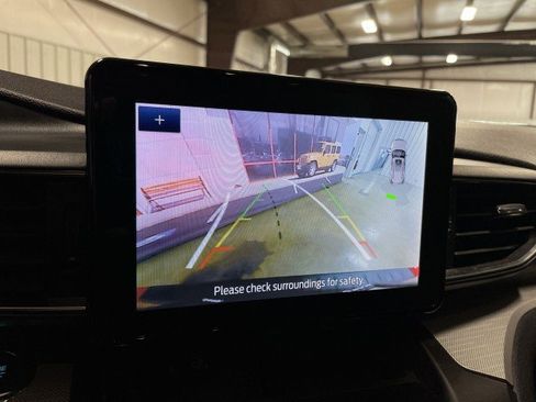 Used 2020 Ford Explorer XLT w/ Equipment Group 202A image 19