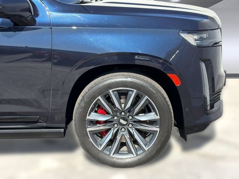 Certified 2022 Cadillac Escalade Sport Platinum w/ Heavy-Duty Trailer Package AWD/4WD image 11