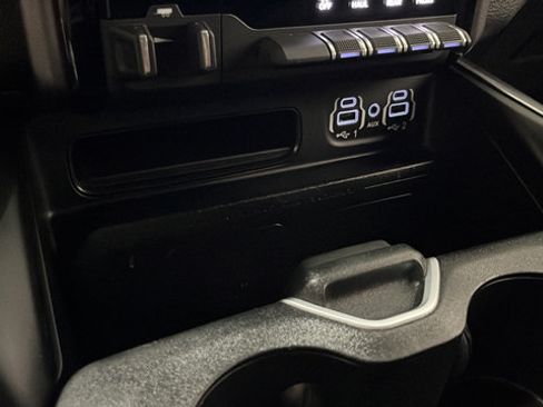 Used 2022 RAM 1500 Laramie AWD/4WD image 33