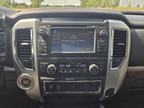 Used 2016 Nissan Titan SL RWD image 16