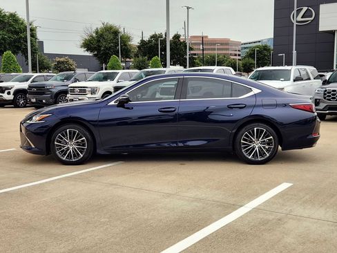 Used 2025 Lexus ES 350 w/ Premium Package FWD image 4