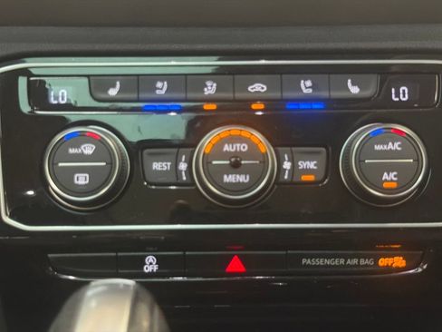 Used 2023 Volkswagen Atlas SEL Premium AWD/4WD image 16