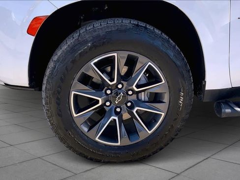 Used 2021 Chevrolet Tahoe Z71 w/ Z71 Signature Package image 9